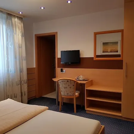 מלון Habana אאלן